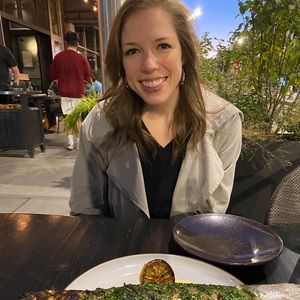 Meet your Posher, Lauren